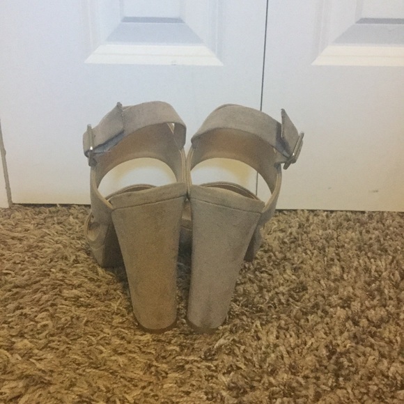 Nude block heels - Picture 5 of 8